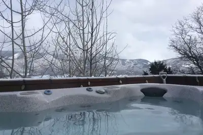 Image de Charmante maison familiale de 3 chambres avec bain à remous sur 2 acres de vues panoramiques