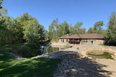 Image de Clubhouse Lake Accueil! Sandy Beach * Table de ping-pong / billard * Terrasse et bar * Wifi * Kayaks et canoës