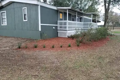 Image de \"Cowboy Cottage\" Maison de 4 chambres à coucher dans une ferme à cheval fermée