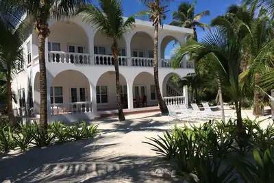 Image de Casa Blanca Private Beach Resort-Comprend notre bateau / capt! Remises disponibles Maintenant