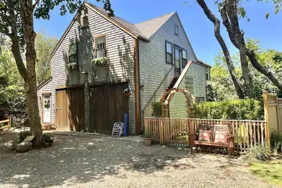 Image de Unique & Lovely: Cottage Treetop Luxury, près de la ville et Beac