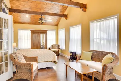 Image de Nouveau! «Cottage Cumberland», à deux pâtés de maisons de Dt Dover!