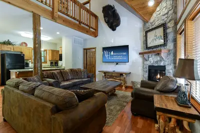 Image de Bryan & Vanessa's Luxury Homes - * Seulement 250 $ la nuit! • Justement par Sdc! • 22 personnes!