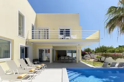 Image de Villa with free Wi-Fi | A/C | private pool [can be heated] | garden | near beach | sea view [Rlag95]