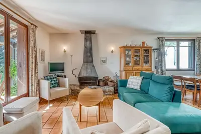 Image de Villa avec jardin et maison d'hôtes