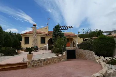Image de Super Villa Oriola avec piscine privée dans un joli jardin espagnol
