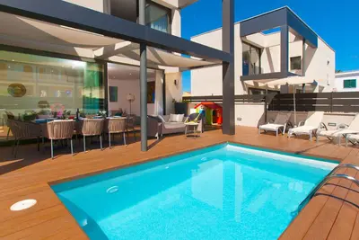 Villa Jade I