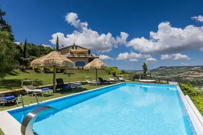 Image de Villa Eden avec piscine panoramique et splendide vue mer, à seulement 7 km des plages de Pedaso