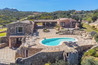 Image de villa familiale, piscine pour enfants