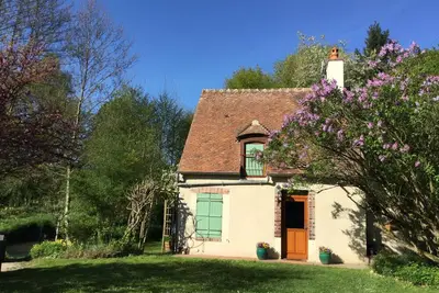 Image de Maison de charme, au bord de l'Ouanne