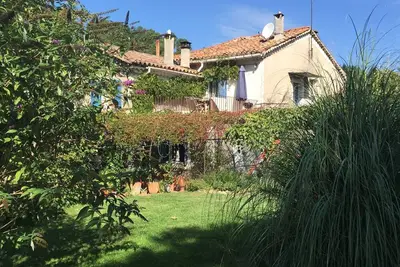 Image de Gîtes 6 pers. dans maison de carractère du XVIIIème, piscine et jardin, rivière