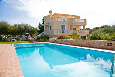 Image de Belle Villa Avec Piscine PRIVÉE Et Vue Sur La Mer (Villa Danna)