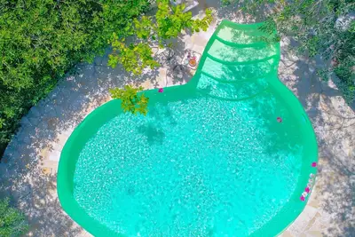 Image de Lili Luxury Cottage: Piscine, A / C, Wi Fi, de beaux jardins