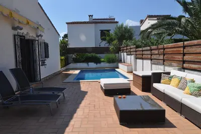 Image de Maison charmante avec piscine privée