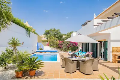 Image de Villa With Free Wi-fi A/C Private Pool [can be Heated] Table Tennis Fitness Room Near the Beach [rlag83]