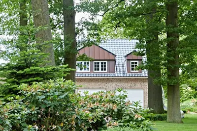 Image de Tranquillité idyllique près de la \"Terre d'Alten\" et de la ville de Hambourg