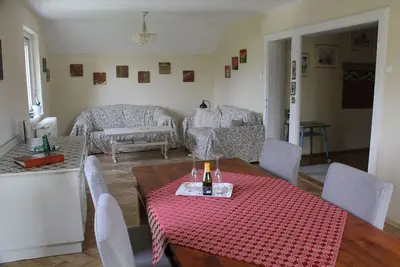 Image de Spacieux appartement calme et confortable. 80m², balcon, vue montagne, parking, wifi