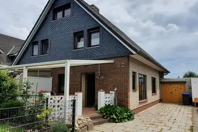 Image de Super vacances sur la digue avec famille et chien à quelques minutes de la plage