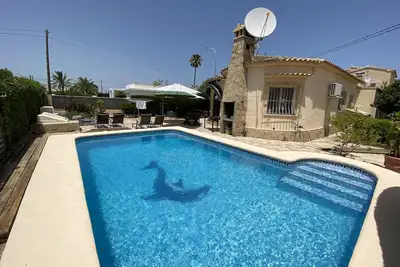 Image de Villa Caronico, belle maison de vacances, piscine privée, chauffage central
