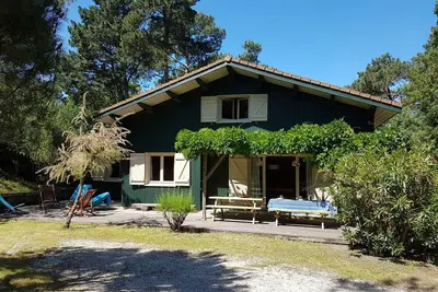 Image de Charmante villa avec terrasse et grand jardin, 3mn Ă pied de la plage par chemin