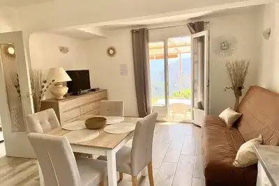 Image de Location d un rez de chaussée de villa sur Piana