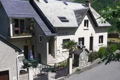 Image de Appartement avec jardin avec vue magnifique sur le village et les montagnes
