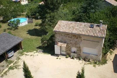 Image de Gîte indépendant, piscine privative et grand jardin, calme, activités. Promo!