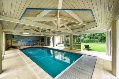 Image de Villa 8/10p Piscine intérieur chauffée, jacuzzi, dans résidence golfique, tennis