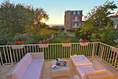 Image de Maison vue sur mer à 30 m avec grand jardin clos