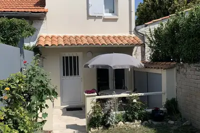 Image de Maison à étage 80 m2, 3 chambres, Sde, Sdb, jardin. plein centre, calme, charme