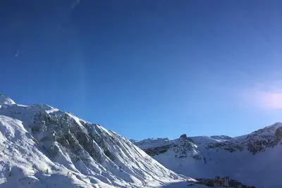 Image de Tignes le Lac ski aux pieds avec vue au calme, proche des commerces