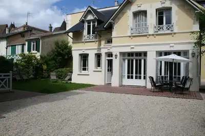 Image de Charmante villa du triangle d'or de Deauville (centre ville et plage).