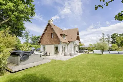 Image de proche deauville. Location maison recente piscine et jacuzzi
