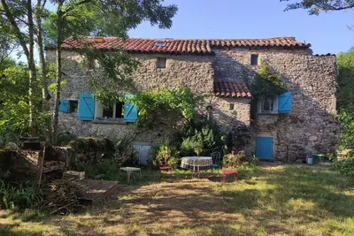 Image de Une pause sur le causse, entre Larzac et Cévennes