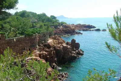 Image de Bel appartement climatisé, décoré avec gout en bord de mer, piscine et parking