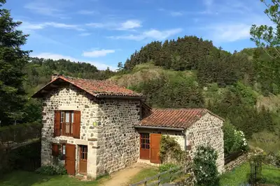 Image de Gîte rural 3 épis 'Les Sources' 9 pers (12 couchages) à Arlempdes (43490)