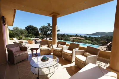 Image de Magnifique villa néo- contemporaine d'architecte. Corse Sud Est.