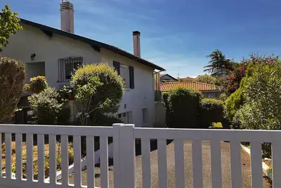 Image de Appartement en rez-de-jardin - 2 ch - dans villa sur Anglet (CĂ´te Basque)