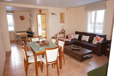 Image de Rez De Jardin Appt 3 Etoiles Proche Centre Ville Et Lac Terrasse