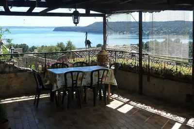 Image de Maison de charme dans village médiévale terrasse vue étang, parking privé