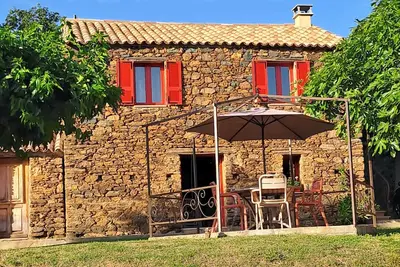 Image de Maison de caractère, indépendante, avec piscine privée, tout confort