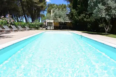 Image de Alpilles Luberon, Mas climatisé Spa Jacuzzi Piscine chauffée Pétanque Babyfoot