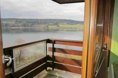 Image de Appartement confortable avec vue imprenable sur le lac de St Point