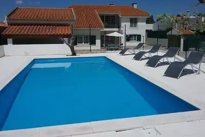 Image de Villa paisible avec piscine privée et chauffage central