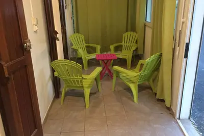 Image de Ti kaz bichik à 50 metres de la plage de Terre Sainte