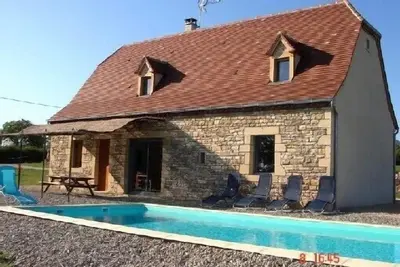 Image de Maison  indépendante avec piscine privée  pour vacances en famille.