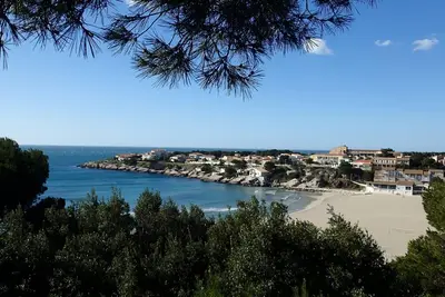 Image de Petite maison vue et bord de mer, idéale pour une famille. classement 2 étoiles