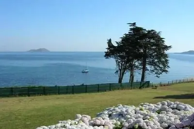 Image de Petite maison bretonne face Ă la mer dans un site naturel exceptionnel