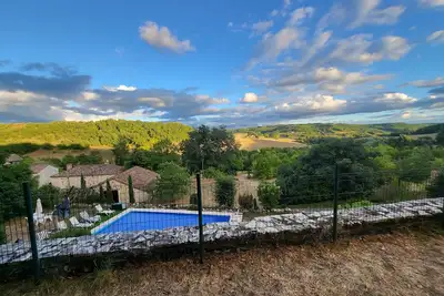 Image de Maison de campagne, au calme, piscine privée. Country house. Magnificent view.
