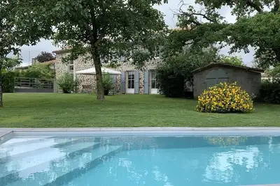 Image de Location vacances 8 à 9 personnes 4 chambres près de Bressuire et du Puy du Fou